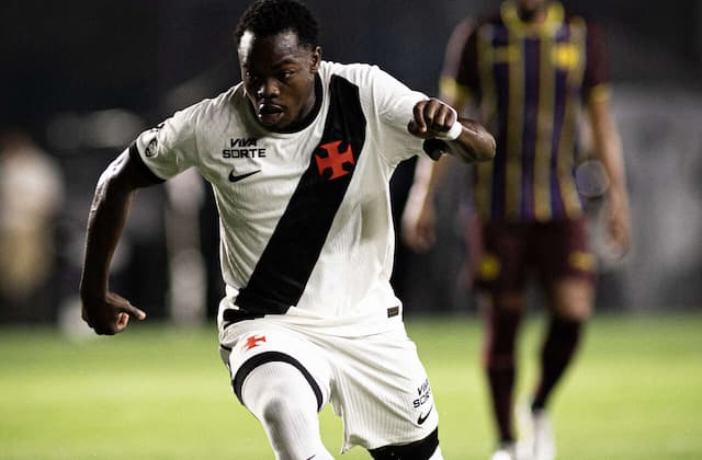 Destaque no Vasco faz Gómez virar jogador do Brasileirão com mais dribles no ano