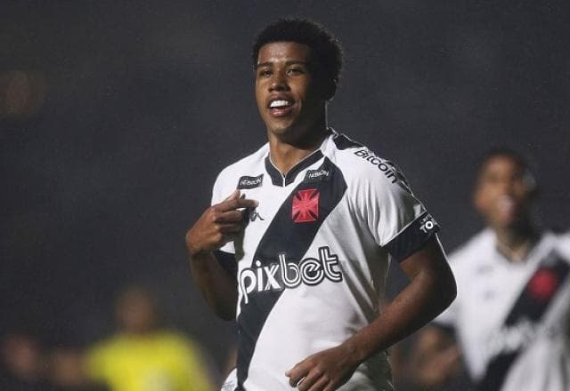 Vasco inscreve Andrey na Ferj, mas há pendência para atuação contra o Flamengo