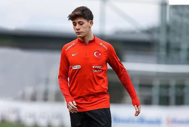 Feras da Copa: Arda Guler, o jovem craque da Turquia