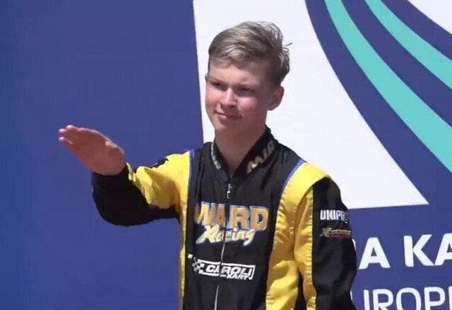 Piloto russo perde licença por realizar gesto nazista em pódio