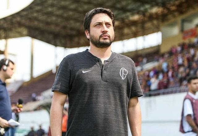 CBF anuncia Arthur Elias como técnico da seleção brasileira feminina
