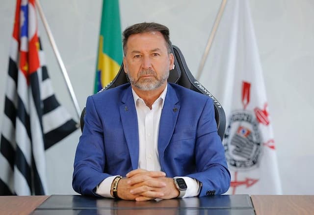 Justiça suspende votação de impeachment de Augusto Melo no Corinthians