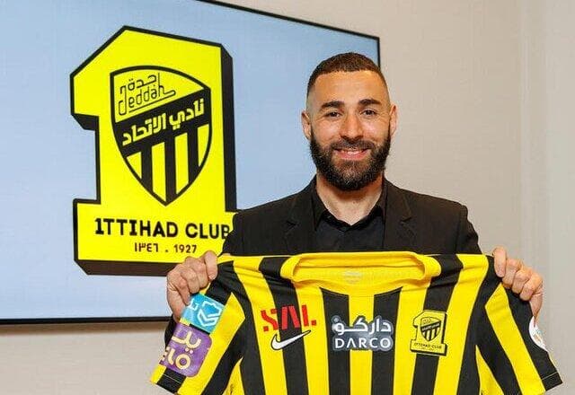 Fora do Real Madrid, Benzema é anunciado pelo saudita Al-Ittihad