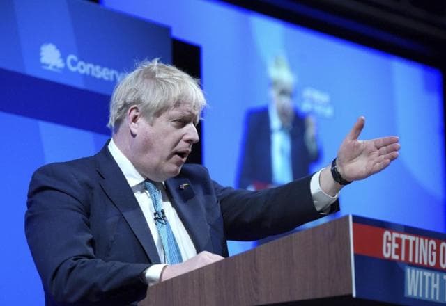 Primeiro-ministro britânico se diz contra mulheres trans no esporte feminino