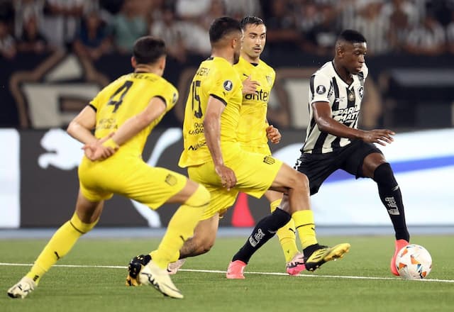 Libertadores: Peñarol x Botafogo será no Estádio Centenário e com as duas torcidas