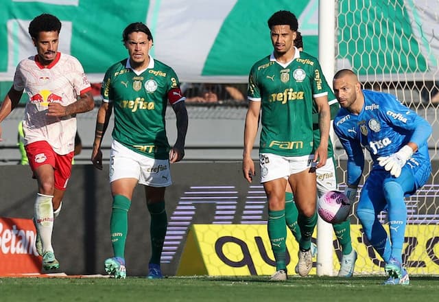 Após empate, Weverton afirma lutar até o fim e cita convocação para a Seleção