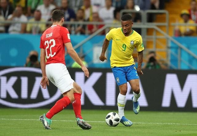 Brasil tenta vencer Suíça em Copa do Mundo pela primeira vez