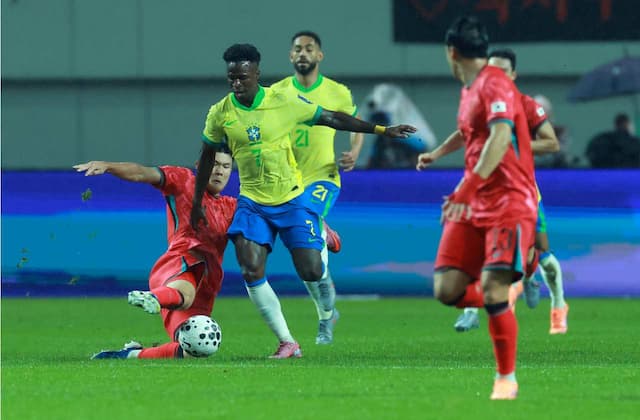 Vini Jr celebra aumento da confiança e elogia Ancelotti: "Melhor treinador que já tive"
