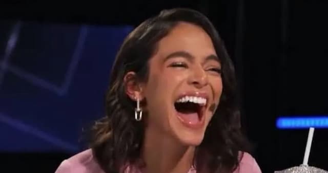 Torcida do Sport prepara máscaras de Bruna Marquezine para provocar Neymar