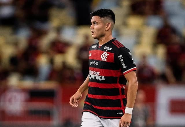 Flamengo acerta empréstimo de Alcaraz a time da Inglaterra 