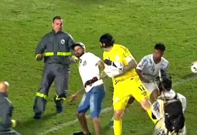Neymar lamenta agressão sofrida por Cássio após Santos x Corinthians