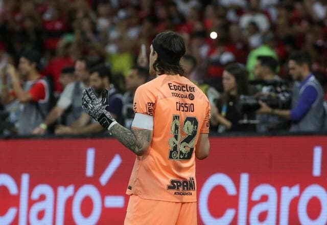 Após vice, Cássio exalta torcida do Corinthians: "Mereciam a conquista"