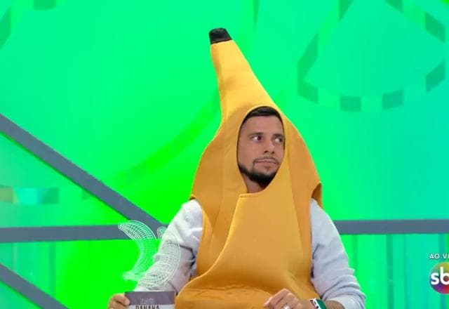 Vestido de banana, Cicinho detona o São Paulo: "Borrou nas calças"