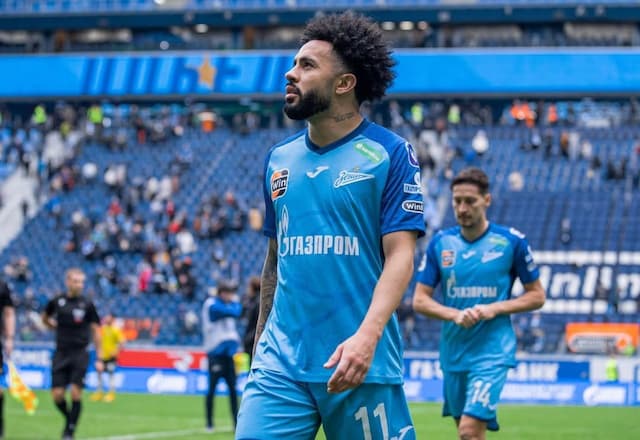 Claudinho revela desejo de jogar no Santos: "Pode acontecer"