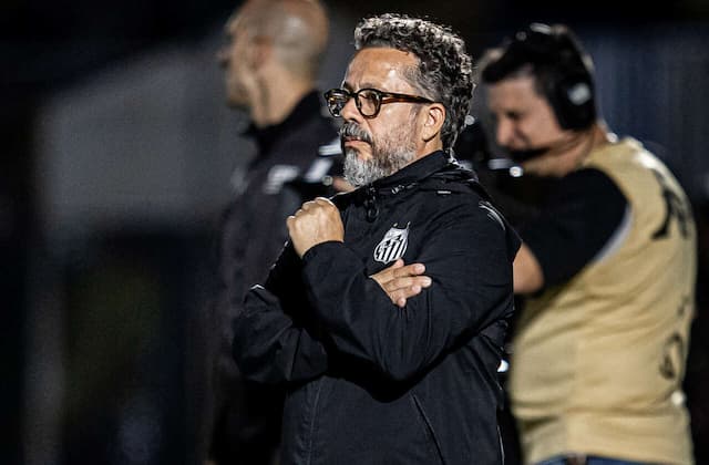 Cléber aprova empate do Santos: "Nos organizamos e seguramos o Sport"