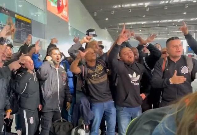 Voo é cancelado, e corintianos vivem impasse em dia de decisão pela Libertadores
