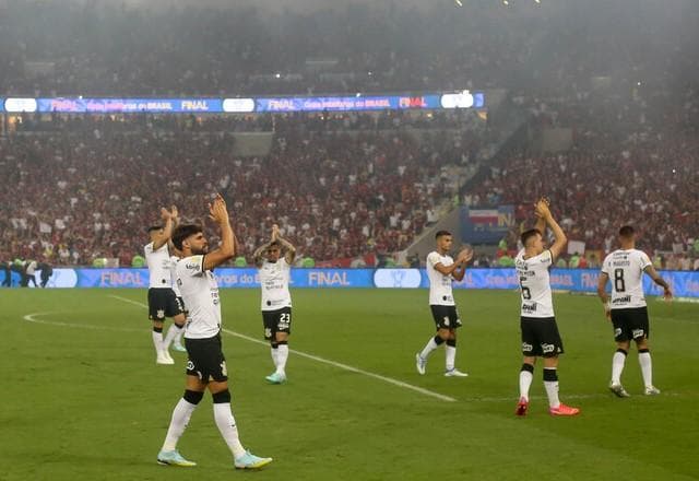 Vice da Copa do Brasil, Corinthians completa 3º ano seguido sem ganhar títulos
