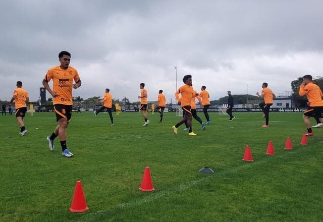 Corinthians pode ter ataque inédito em decisão contra o Flamengo