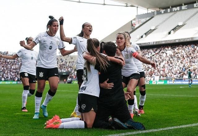 Brasileiro Feminino: Corinthians pode quebrar recorde de público contra o Inter