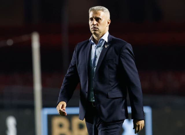 Crespo identifica erros do São Paulo e busca alternativas para sair da má fase