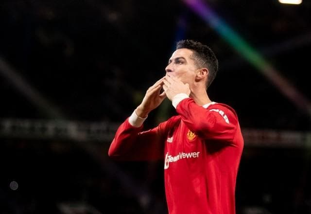 Ex-jogador elogia Cristiano Ronaldo e aponta diferença para Messi