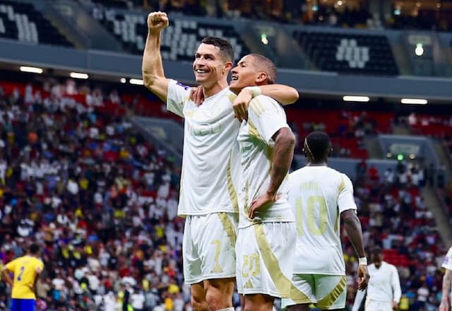 Cristiano Ronaldo tem interesse pelo futebol brasileiro, revela Ângelo 