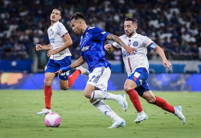 Cruzeiro e Bahia ficam no empate em jogo disputado no Mineirão