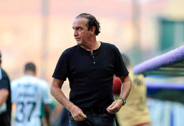 Corinthians age rápido e anuncia a contratação do técnico Cuca
