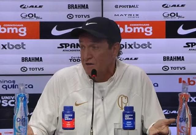 Cuca é apresentado no Corinthians e afasta críticas: "Sou totalmente inocente"