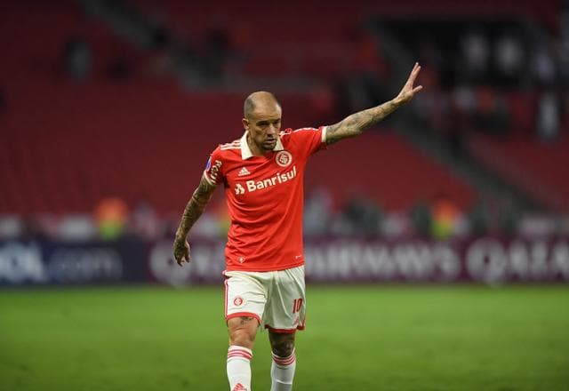 D'Alessandro marca em sua despedida, e Inter vira sobre o Fortaleza