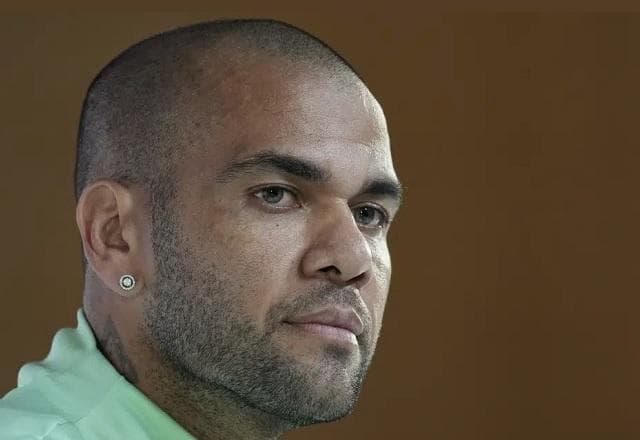 Daniel Alves pode ser condenado a 10 anos de prisão, revela jornal