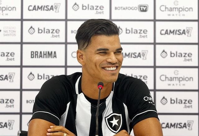 Danilo Barbosa projeta trabalho com Luís Castro no Botafogo: "Ótimo profissional"