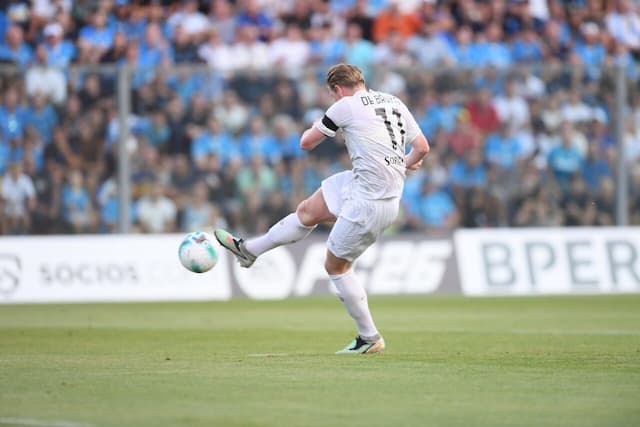 De Bruyne faz primeiros gols pelo Napoli