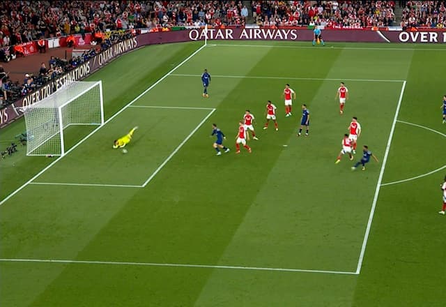 Que defesa! Raya salva Arsenal de sofrer segundo gol do PSG na Champions