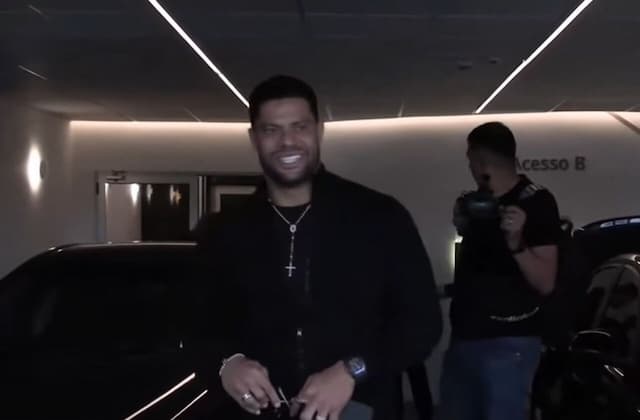 Hulk chega ao Rio para defender o Fluminense: "Quero fazer história"