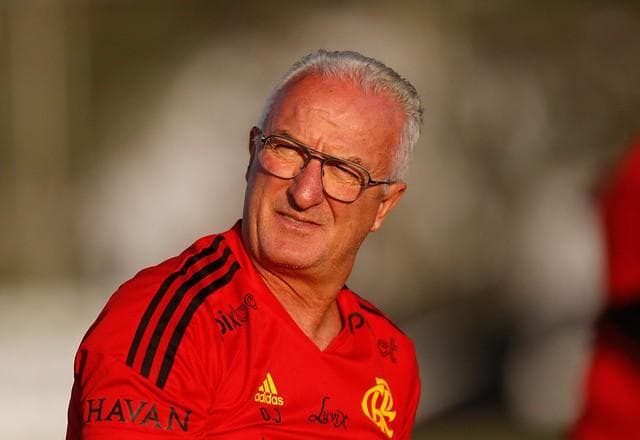 Flamengo: Dorival não relaciona Pulgar para duelo contra o Corinthians 