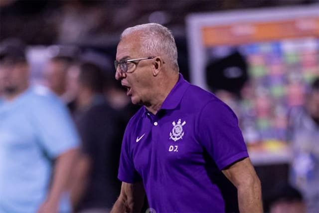 Dorival explica escalação inicial e vê "jogo de superação" do Corinthians