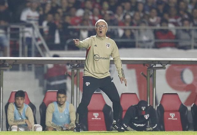 Campeão da Libertadores, Dorival Júnior possui invencibilidade na América do Sul