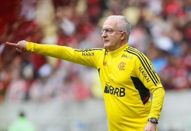 Dorival mantém foco no Brasileirão após empate com o Ceará: "Não abrimos mão"
