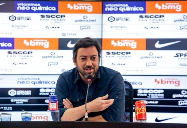 Duilio explica desistência do Corinthians por auxiliar: "Defendeu golpe militar"