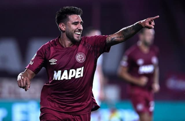 Filho pródigo do Lanús, Salvio destaca "fome" por título da Sul-Americana