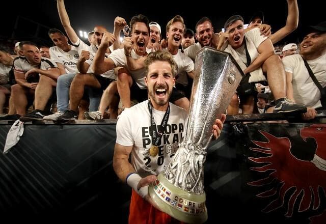 Eintracht Frankfurt sobe em ranking de títulos da Europa League; veja