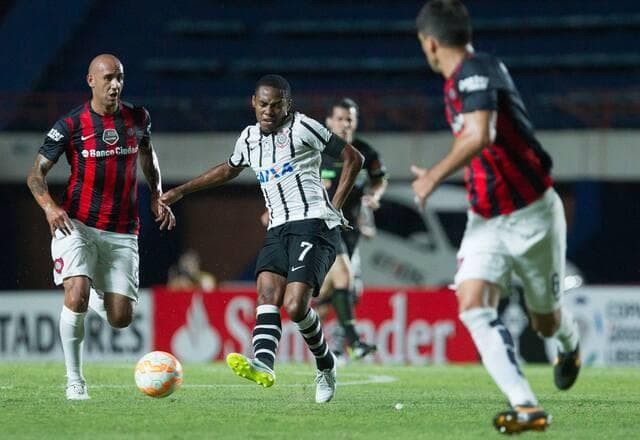 Corinthians acumula sequência invicta em jogos na Argentina