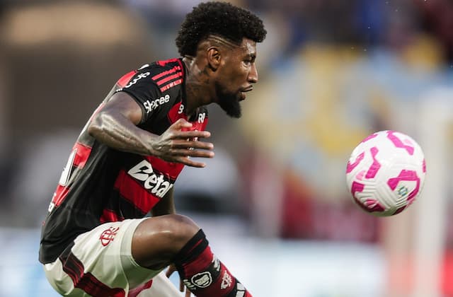 Emerson Royal exalta torcida do Flamengo e cita pressão: “Andreas que o diga”