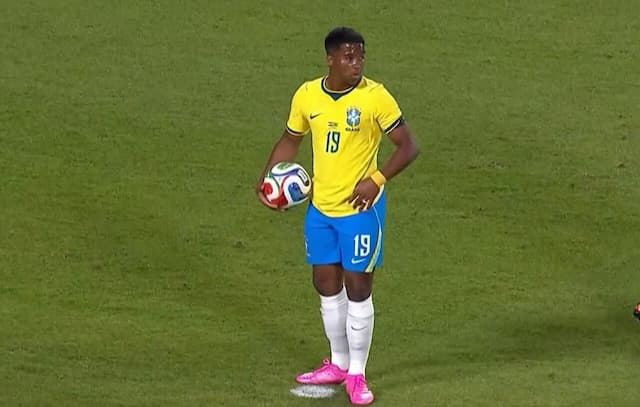 Jornais estrangeiros exaltam Vini Jr. e Endrick em vitória da seleção