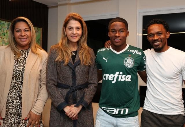 Palmeiras e Endrick acertam o primeiro contrato profissional