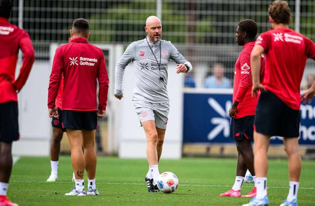 Ten Hag afirma estar surpreso com demissão do Leverkusen: "Nunca houve confiança mútua"