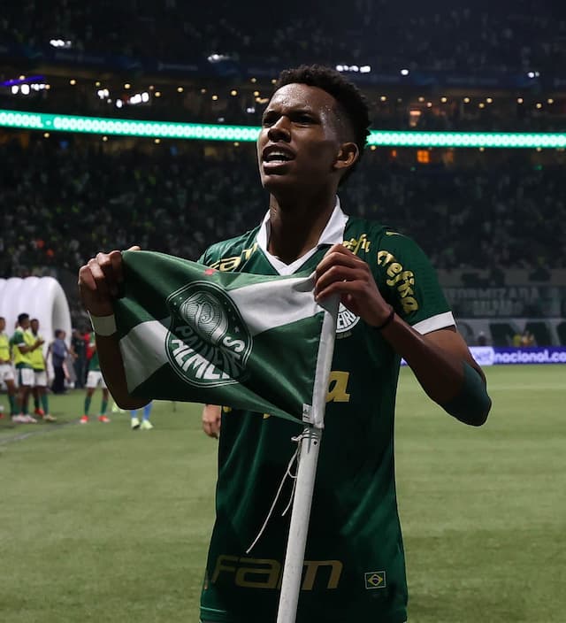 Chelsea e Palmeiras acertam transferência de Estêvão, diz jornalista