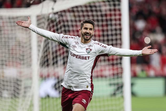 Everaldo faz dois, e Fluminense larga na frente do Inter na Copa do Brasil