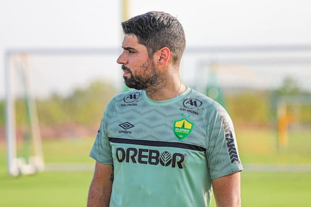 Corinthians paga multa, e Cuiabá confirma liberação de António Oliveira